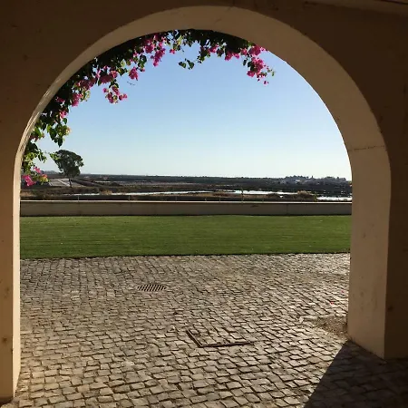 Convento Bernardas Az 公寓 *